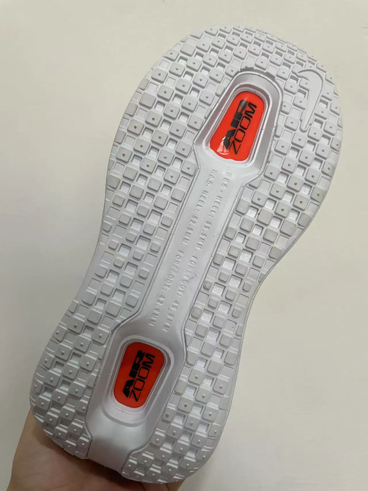 Nike White Orange Engineered Mesh Upper Full-Length Visible Air Zoom Unit Running Shoes 2