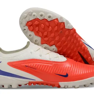 Nike أبيض برتقالي منخفض القطع ملاءمة الجوارب الجزء العلوي مموج اصطناعي قفص منتصف القدم عشب اصطناعي أحذية كرة القدم