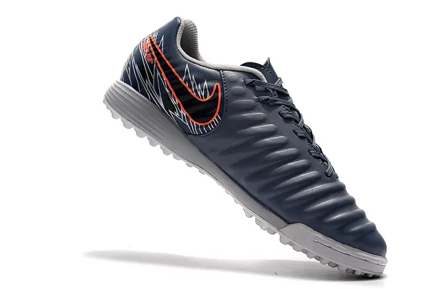 Nike সাদা কমলা নিম্ন-কাট সিন্থেটিক আপার রিবড টেক্সচার্ড ফোরফুট আর্টিফিশিয়াল-গ্রাস সকার শুজ 3
