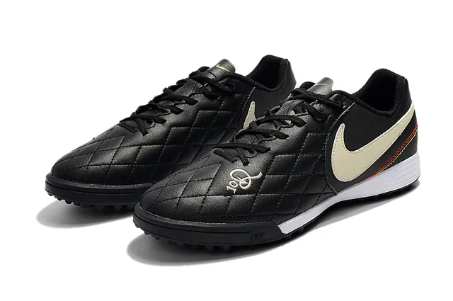 Nike সাদা কমলা নিম্ন-কাট সিন্থেটিক আপার রিবড টেক্সচার্ড ফোরফুট আর্টিফিশিয়াল-গ্রাস সকার শুজ 18