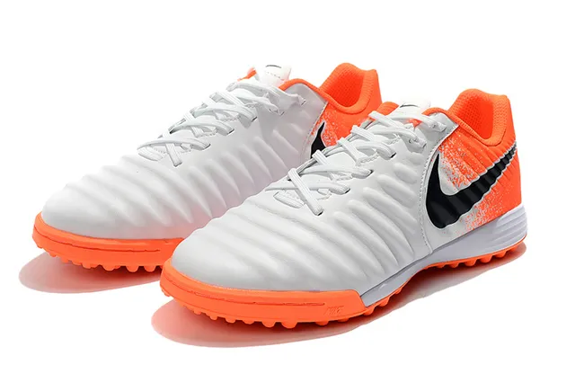 Nike সাদা কমলা নিম্ন-কাট সিন্থেটিক আপার রিবড টেক্সচার্ড ফোরফুট আর্টিফিশিয়াল-গ্রাস সকার শুজ 22