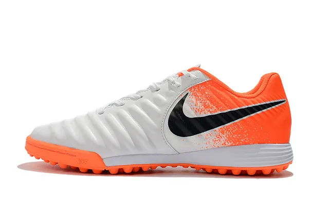 Nike সাদা কমলা নিম্ন-কাট সিন্থেটিক আপার রিবড টেক্সচার্ড ফোরফুট আর্টিফিশিয়াল-গ্রাস সকার শুজ 24
