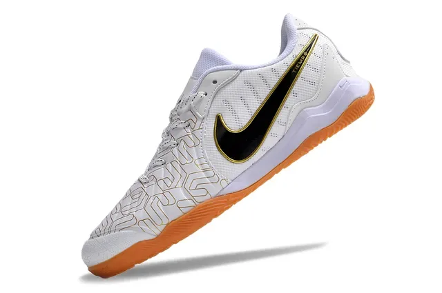 Nike Sapatos de futebol indoor low-top brancos e laranjas com upper de malha sintética 3