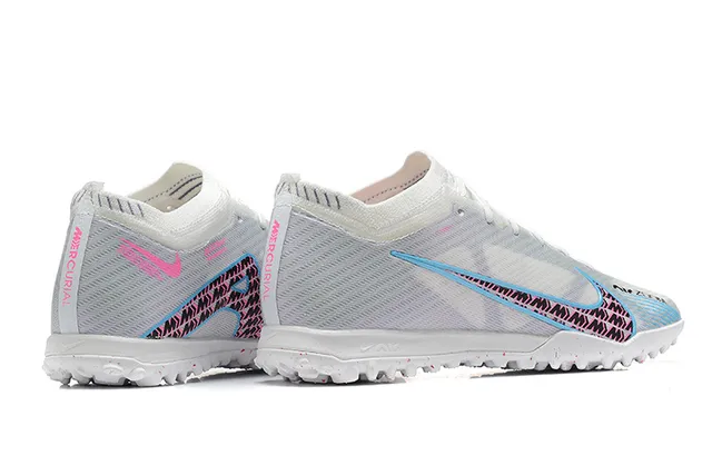Nike White Pink Low-Cut Silhouette Engineered Mesh Upper Turf Soccer Shoes 5