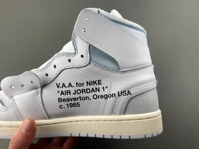 Nike x Off-White Air Jordan 1 'The Ten' Tênis de Basquete Cinza Claro 4