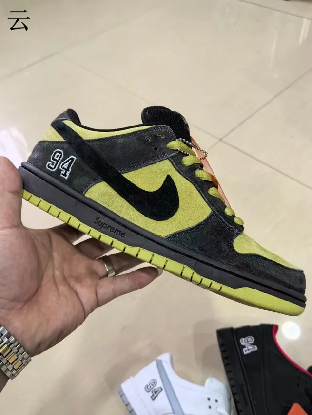 Nike x Supreme SB Dunk Low Violet Gris Suède Chaussures de Skateboard 4
