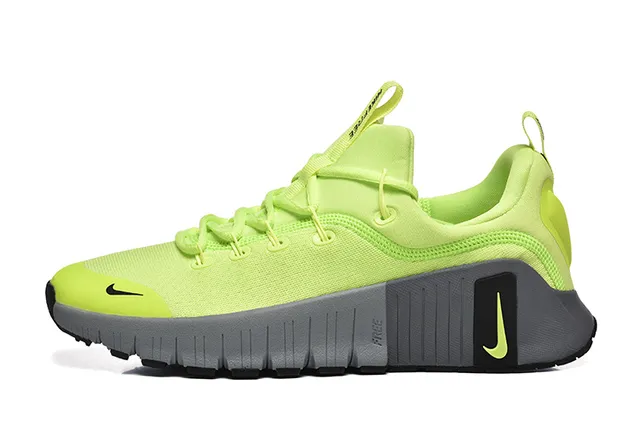 Nike Chaussures de Running avec upper en knit jaune gris, midsole sculptée et segmentée 5