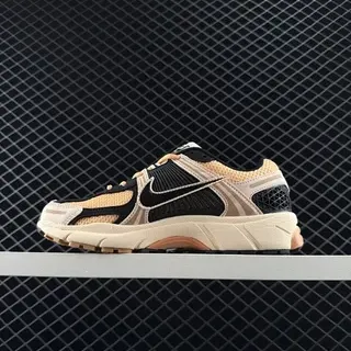 Nike Zoom 2K bege preto tan tênis com sola grossa