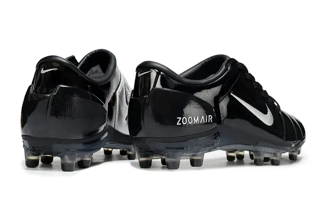 Nike Zoom Air أسود لامع أرض صلبة أحذية كرة القدم 6