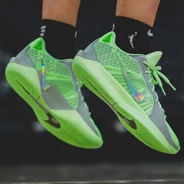 Nike Zoom Freak Neon Green Gray Low-Cut Basketball Shoes 2