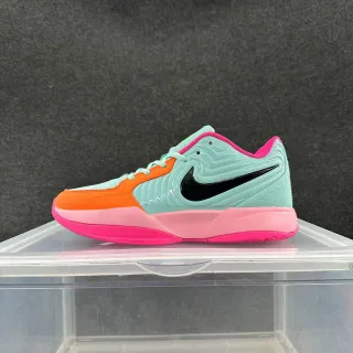 Nike Zoom Kobe বহুপ্রকারের ঢেউ আঁকানো টেক্সচার্ড উপরের অংশ নিম্ন-টপ সিলুয়েট বাস্কেটবল জুতো