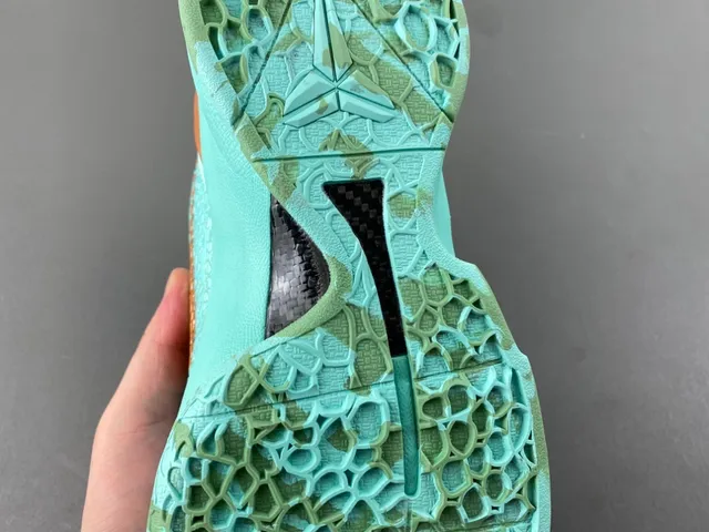 Nike Zoom Kobe VI Mint and Copper 篮球鞋 10