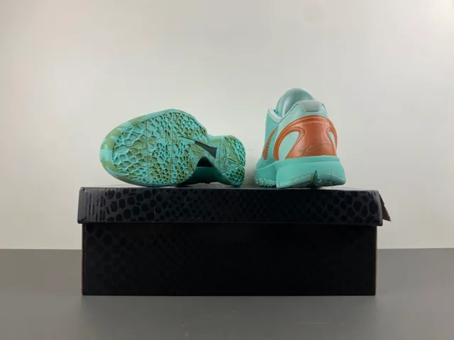 Nike Zoom Kobe VI Mint and Copper 篮球鞋 17