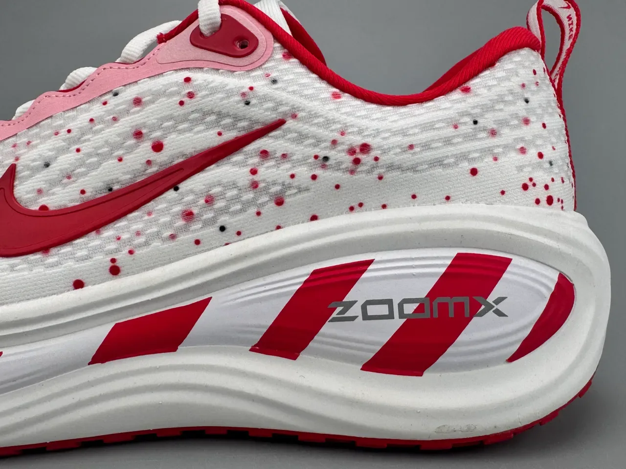 Nike ZoomX Invincible Run 白红 工程针织鞋面 斑点图案 跑鞋 5