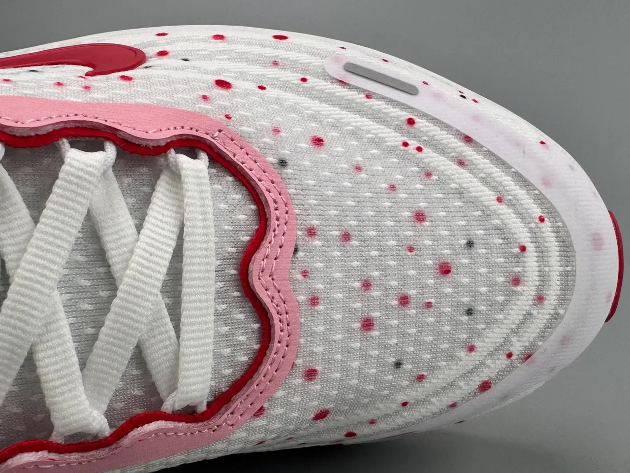 Nike ZoomX Invincible Run 白红 工程针织鞋面 斑点图案 跑鞋 6