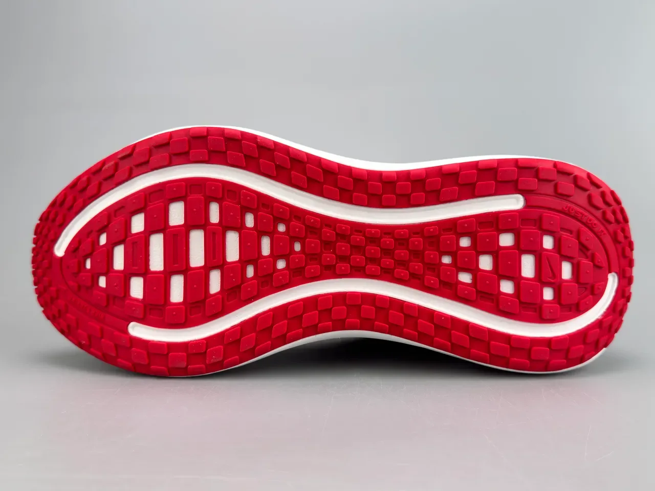 Nike ZoomX Invincible Run 白红 工程针织鞋面 斑点图案 跑鞋 8