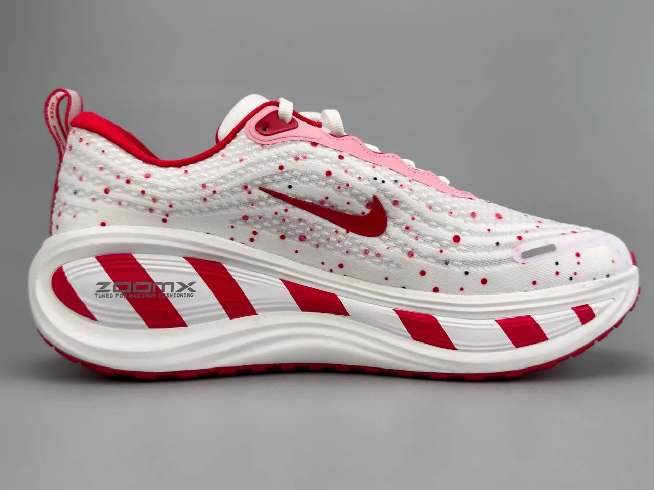 Nike ZoomX Invincible Run 白红 工程针织鞋面 斑点图案 跑鞋 10