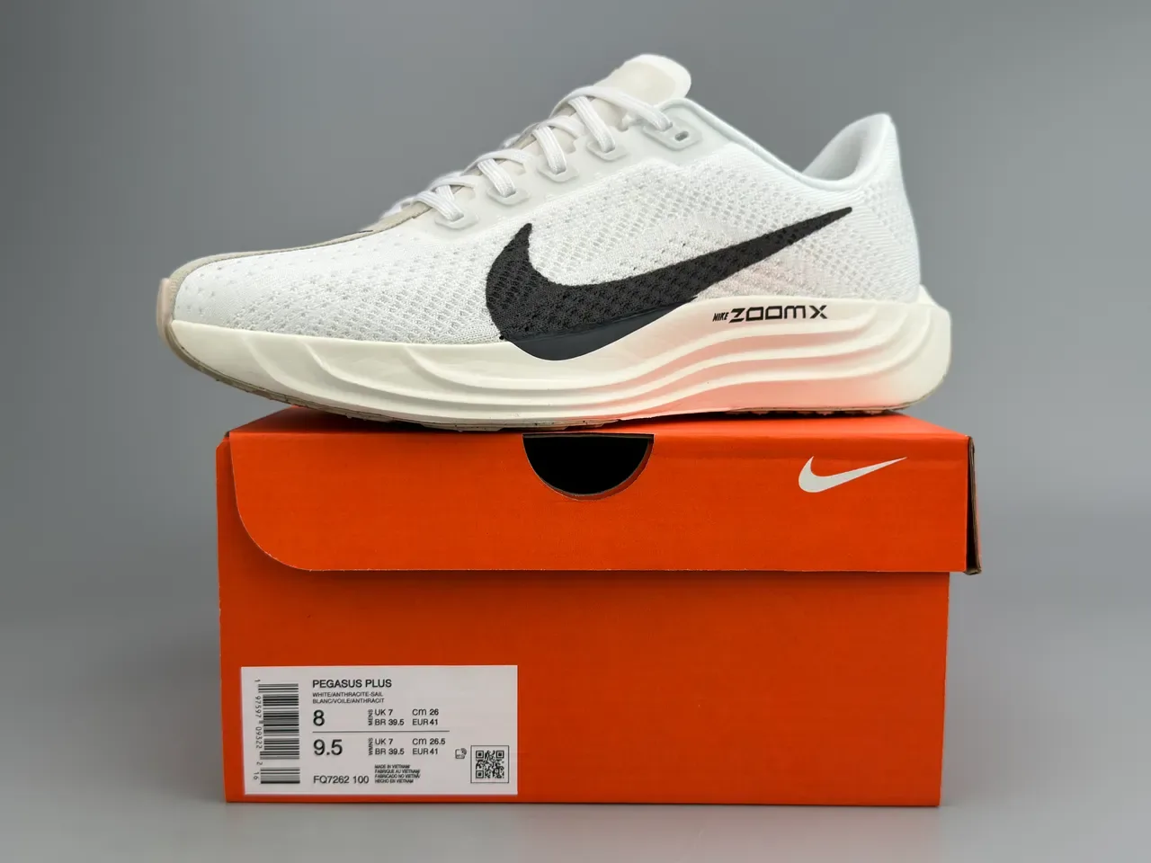 Nike ZoomX White Black Engineered Knit Upper Full-Length Foam Midsole Running Shoes 2