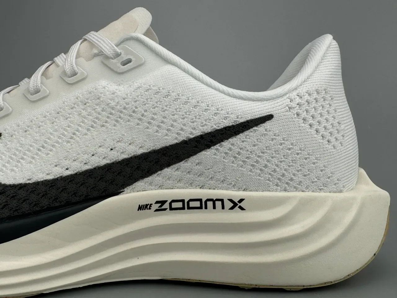 Nike ZoomX White Black Engineered Knit Upper Full-Length Foam Midsole Running Shoes 4
