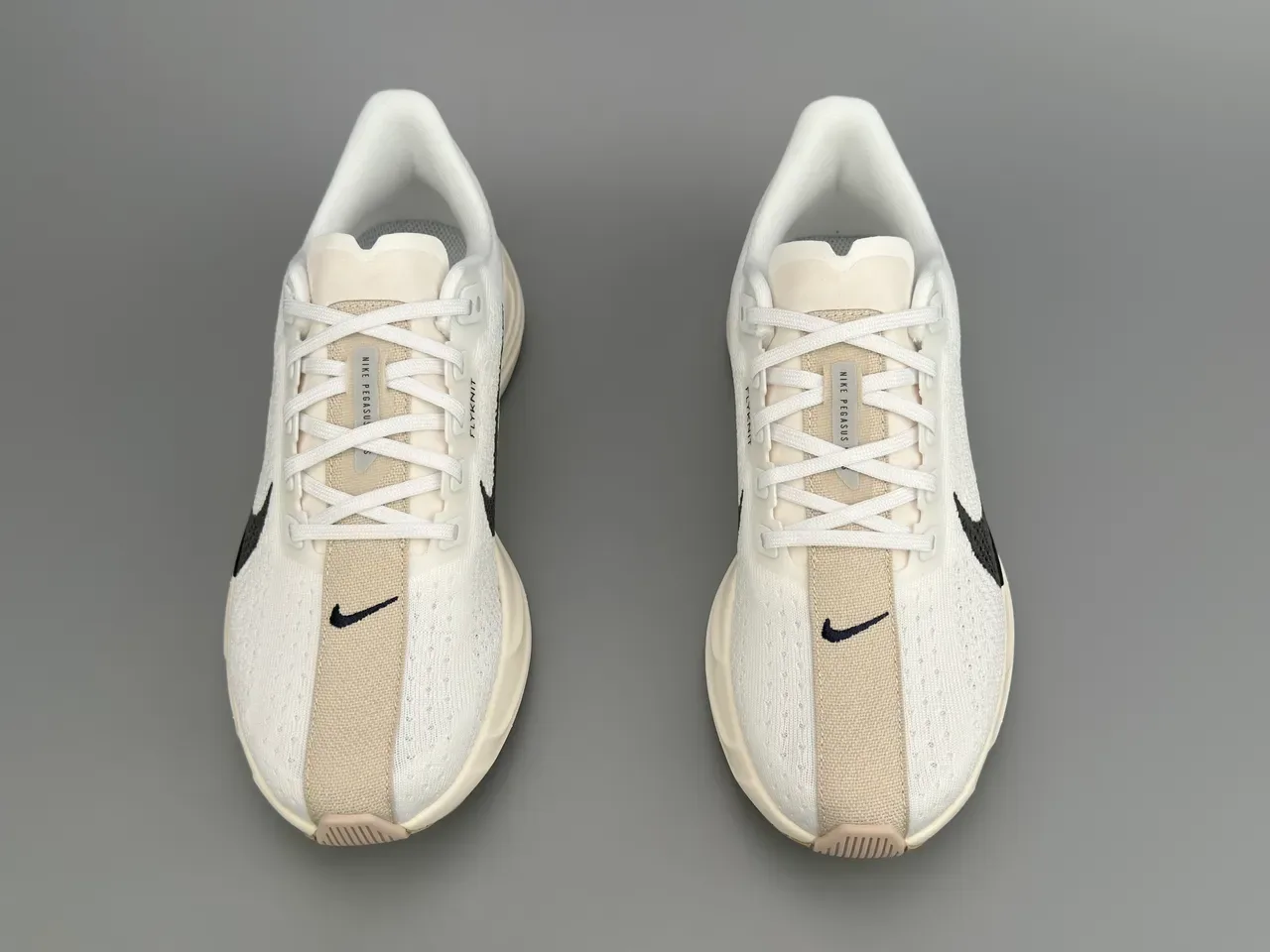 Nike ZoomX White Black Engineered Knit Upper Full-Length Foam Midsole Running Shoes 9