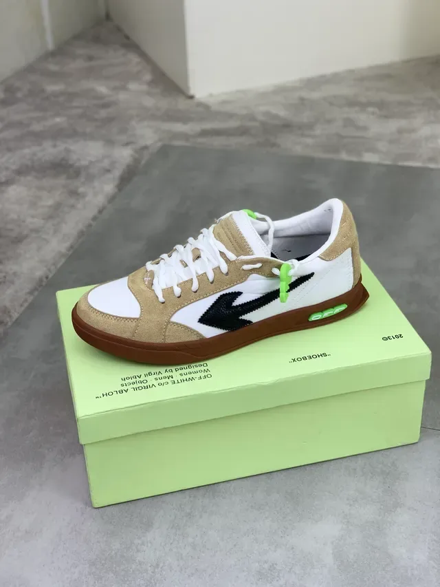 Off-White Beige Vert Baskets Lifestyle daim et cuir panelées low-top 4