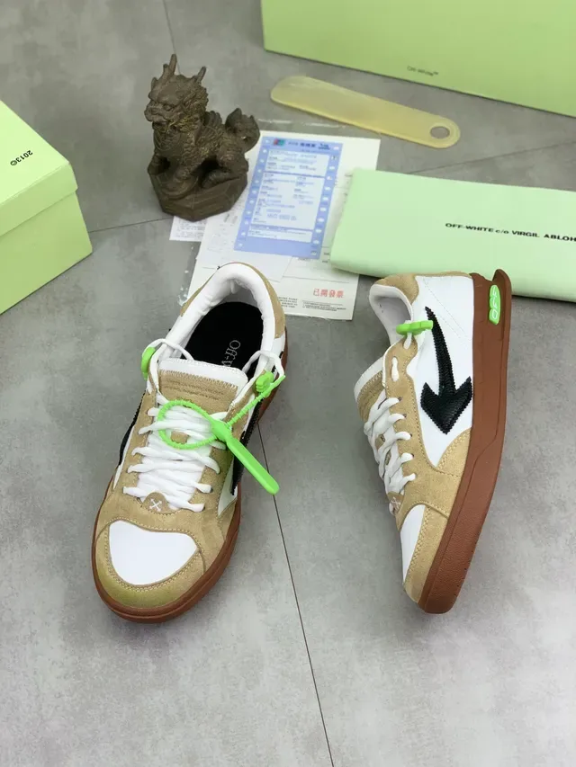Off-White Beige Vert Baskets Lifestyle daim et cuir panelées low-top 5