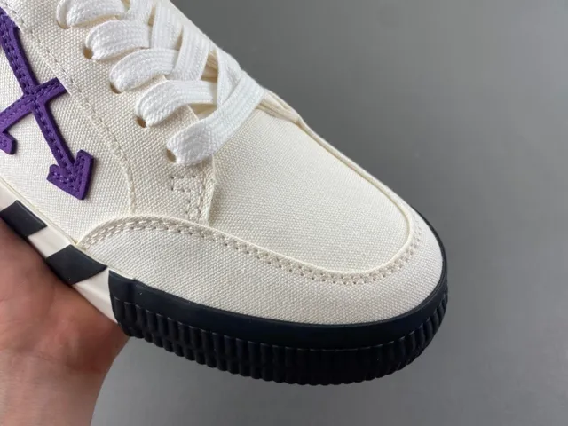 Off-White काले कैनवास अपर डायगोनल स्ट्रिप मिडसोल लाइफस्टाइल स्नीकर 2