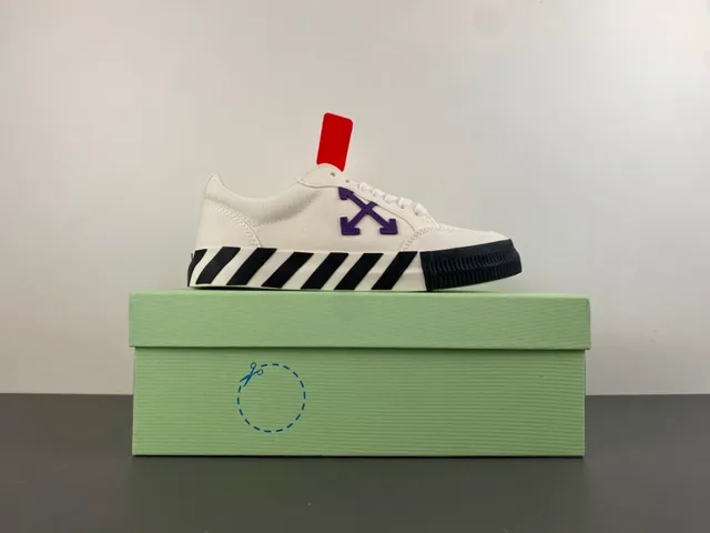 Off-White काले कैनवास अपर डायगोनल स्ट्रिप मिडसोल लाइफस्टाइल स्नीकर 16
