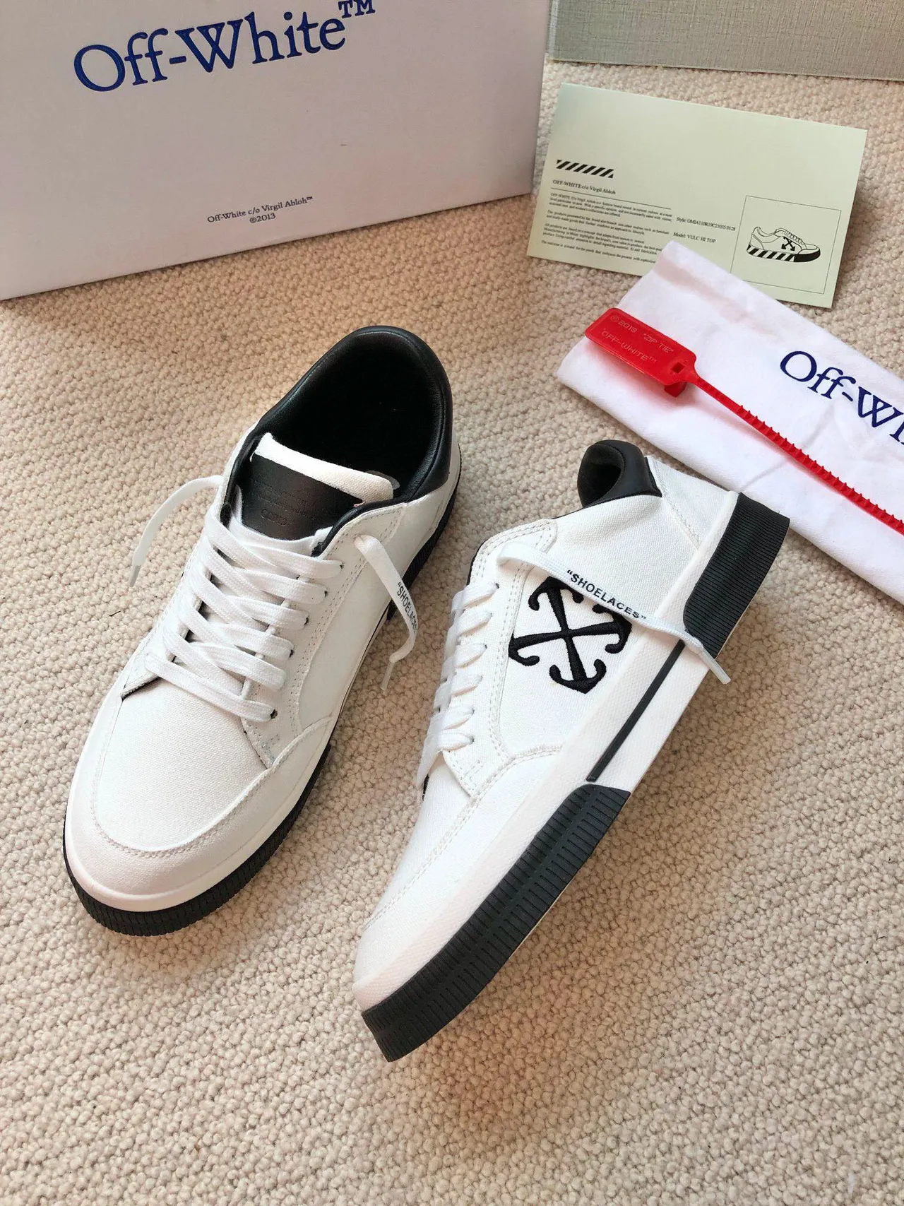 Off-White 黑色帆布鞋面工业品牌生活方式运动鞋 7