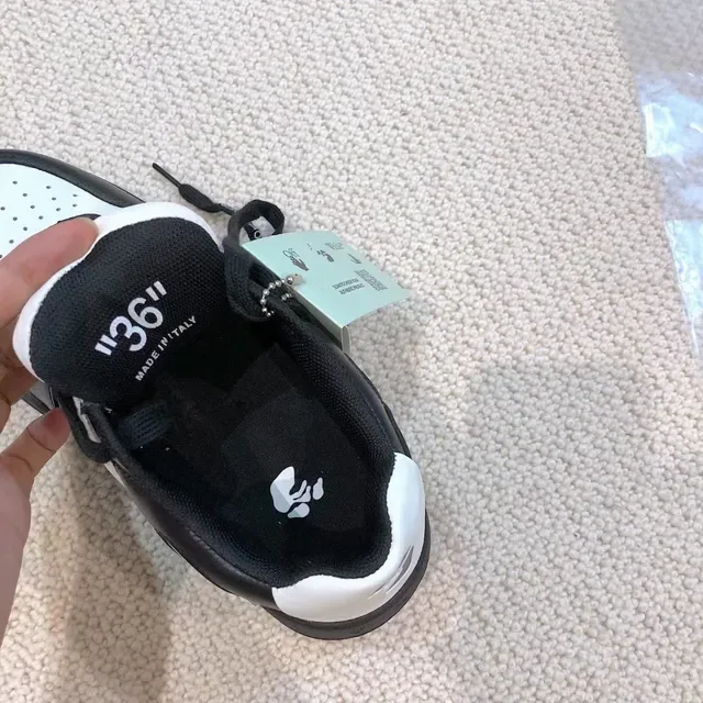 Off-White কালো চামড়ার উপরের অংশ তীর লোগো লাইফস্টাইল স্নিকার 5
