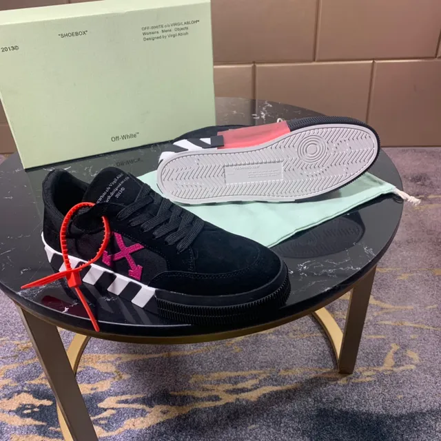 Off-White কালো গোলাপী সুয়েড উপর ডায়াগোনাল অ্যারো লোগো লাইফস্টাইল স্নিকার 6