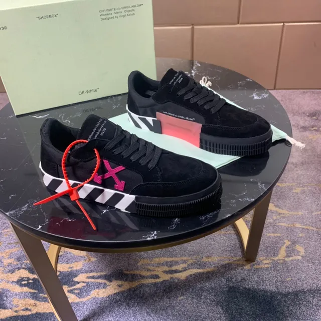 Off-White কালো গোলাপী সুয়েড উপর ডায়াগোনাল অ্যারো লোগো লাইফস্টাইল স্নিকার 7