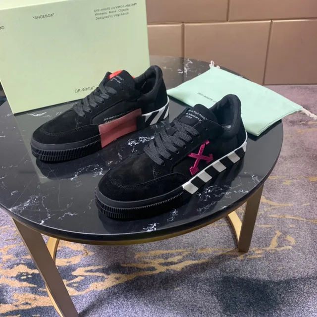 Off-White কালো গোলাপী সুয়েড উপর ডায়াগোনাল অ্যারো লোগো লাইফস্টাইল স্নিকার 8