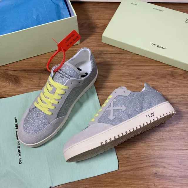 Off-White Industrial Sneaker Argent Brillant Daim Gris Lacets Jaunes Baskets Lifestyle 3