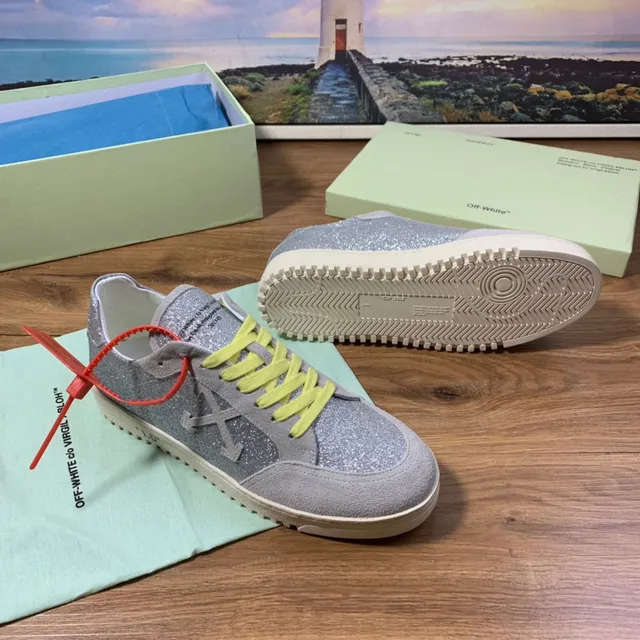 Off-White Industrial Sneaker Argent Brillant Daim Gris Lacets Jaunes Baskets Lifestyle 7