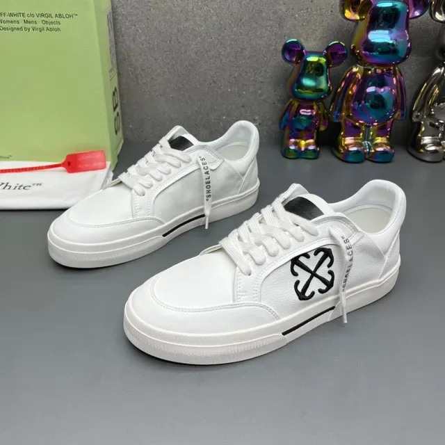 Off-White The Ten Tênis de estilo de vida Brancos e Pretos com Logo 2