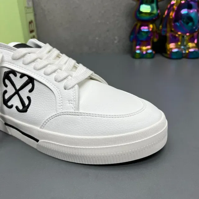 Off-White The Ten Tênis de estilo de vida Brancos e Pretos com Logo 4