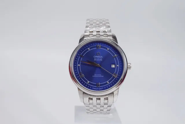 Omega De Ville Montre mécanique au cadran bleu sunburst 2