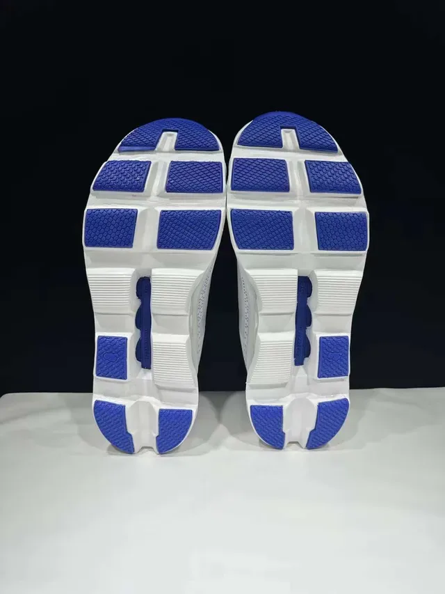 On Cloudmonster Zapatillas Running Blancas y Azules 2