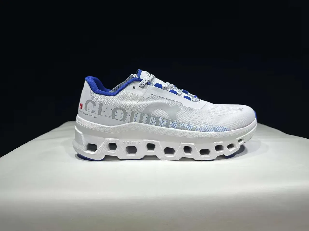 On Cloudmonster Zapatillas Running Blancas y Azules 4