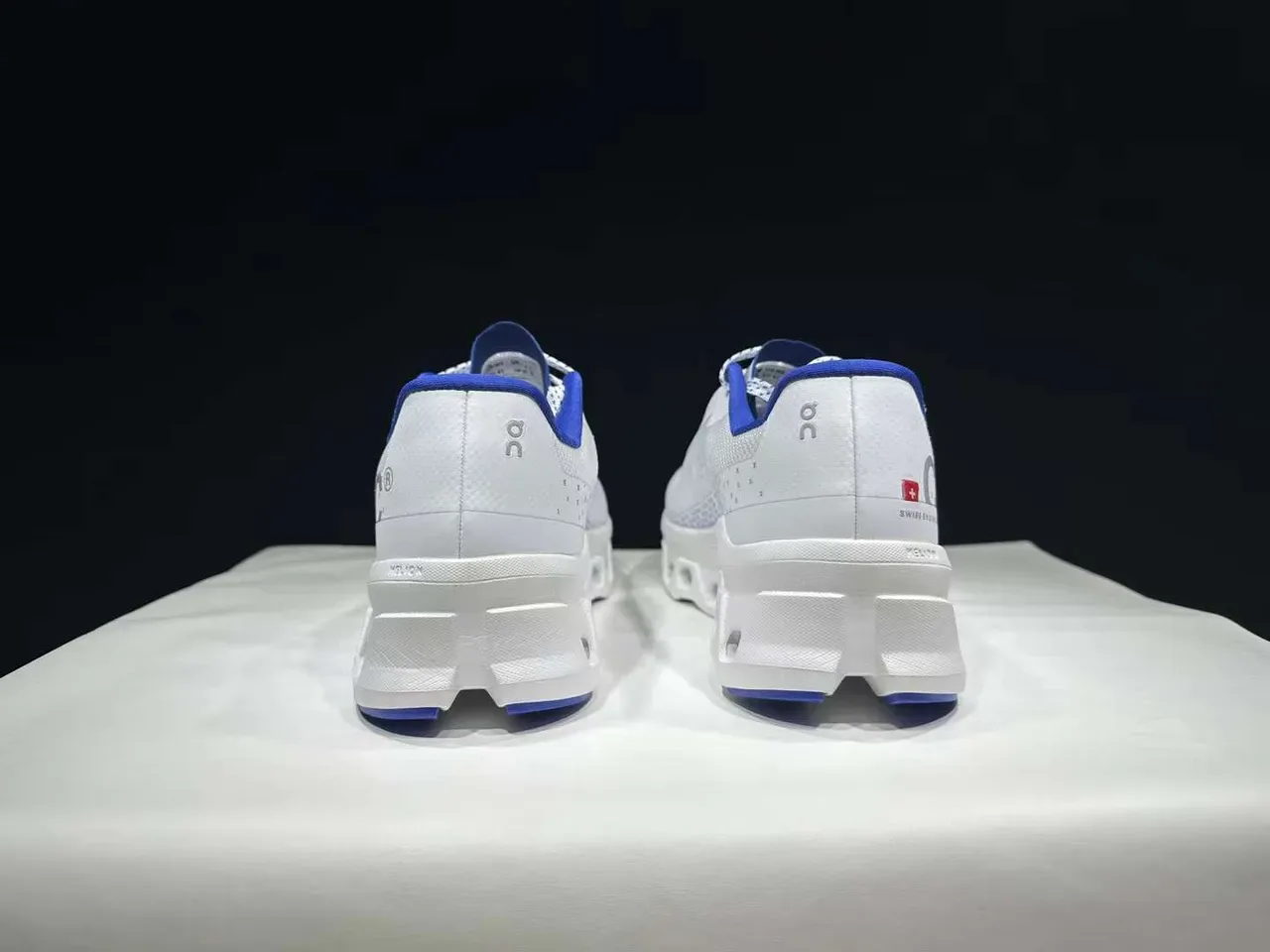 On Cloudmonster Zapatillas Running Blancas y Azules 7