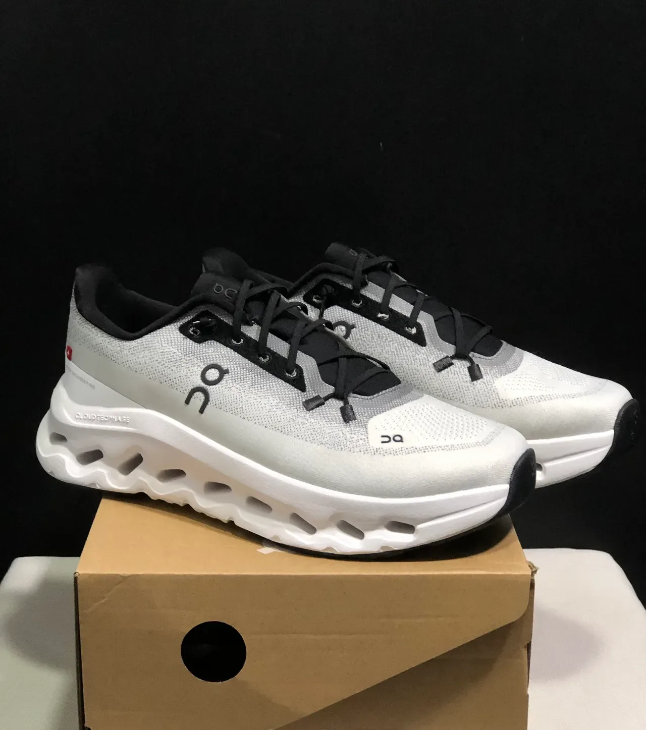 On Gris Negro Punto Superior Hexagonal Cloud Pod Mediasuela Lifestyle Sneakers 14
