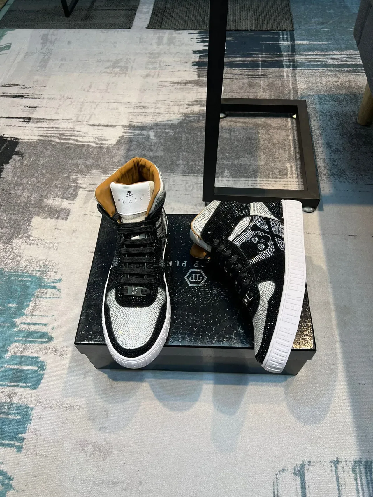 Philipp Plein أحذية رياضية سوداء وفضية عالية مزينة بالكريستال 4