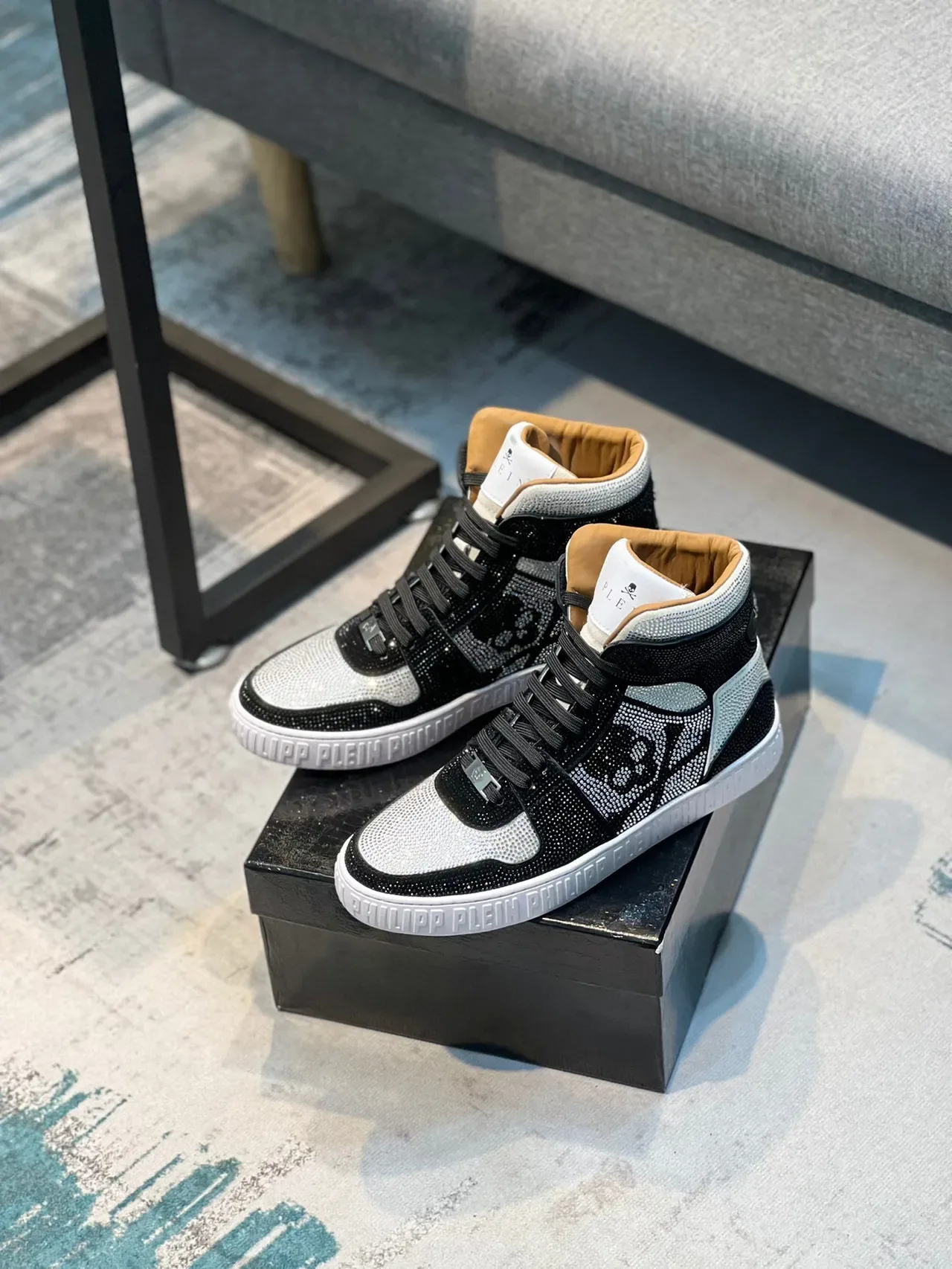 Philipp Plein أحذية رياضية سوداء وفضية عالية مزينة بالكريستال 7