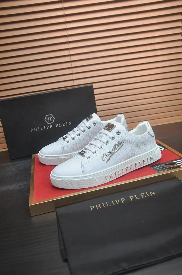 Philipp Plein Lifestyle Sneaker White Silver Low-Top Pebbled Leather Upper Lifestyle Sneakers 4