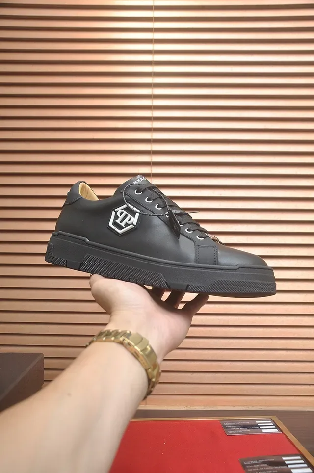 Philipp Plein তরল কালো বেইজ চামড়া উপরের হেক্সাগনাল PP লোগো প্যাচ লাইফস্টাইল স্নিকার 2
