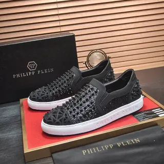 Philipp Plein চকচকে স্পাইক সহ স্লিপ-অন লাইফস্টাইল স্নিকার