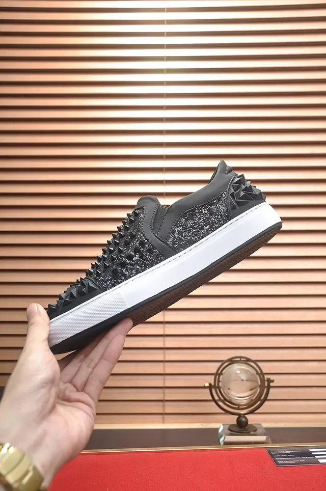 Philipp Plein চকচকে স্পাইক সহ স্লিপ-অন লাইফস্টাইল স্নিকার 8