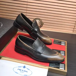 Prada काला भूरा Penny Strap Two-Tone चमड़े Loafer