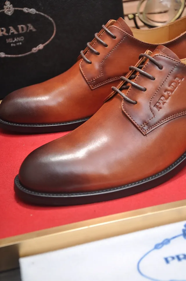Prada Sapatos Oxford com Ponta Marrom 2